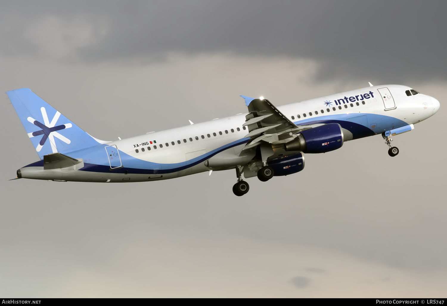 Aircraft Photo of XA-ING | Airbus A320-214 | Interjet | AirHistory.net #341773
