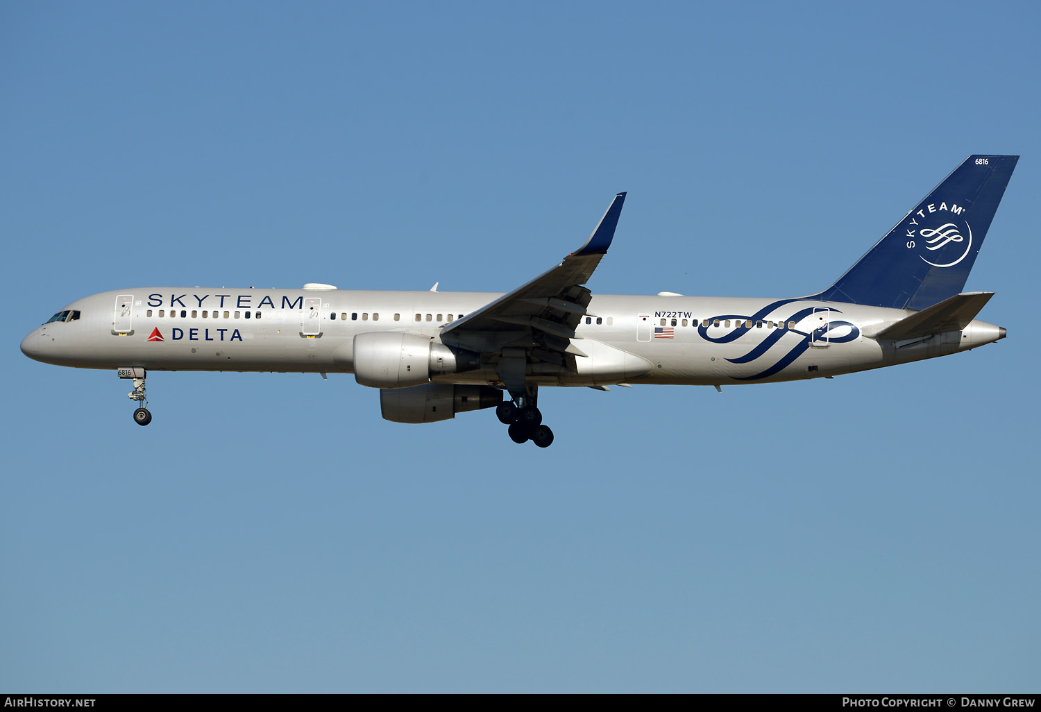 Aircraft Photo of N722TW | Boeing 757-231 | Delta Air Lines | AirHistory.net #341819