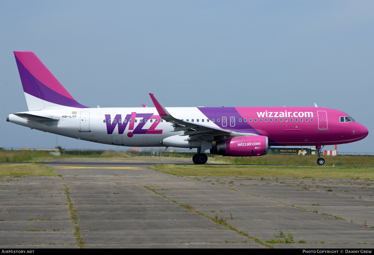 Aircraft Photo of HA-LYF | Airbus A320-232 | Wizz Air | AirHistory.net #342054