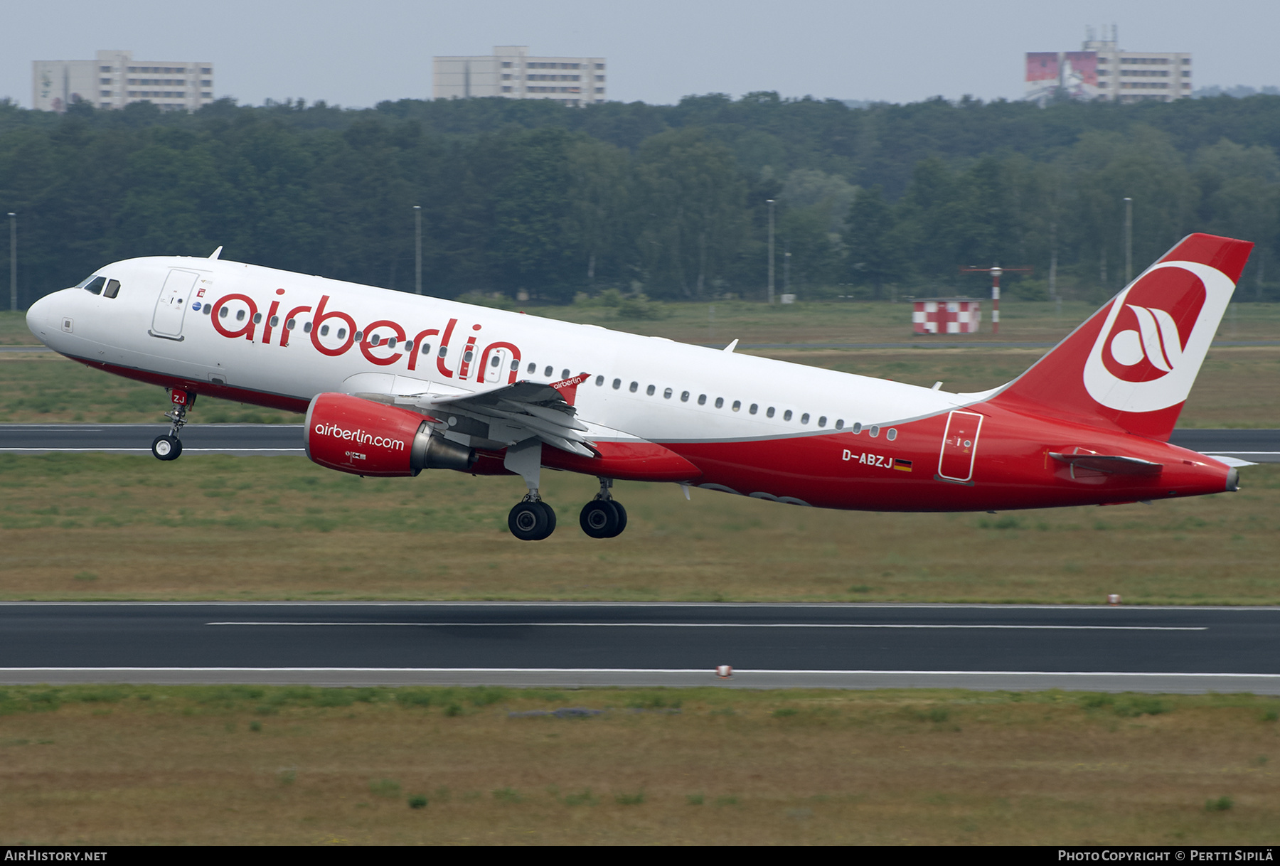 Aircraft Photo of D-ABZJ | Airbus A320-216 | Air Berlin | AirHistory.net #342114