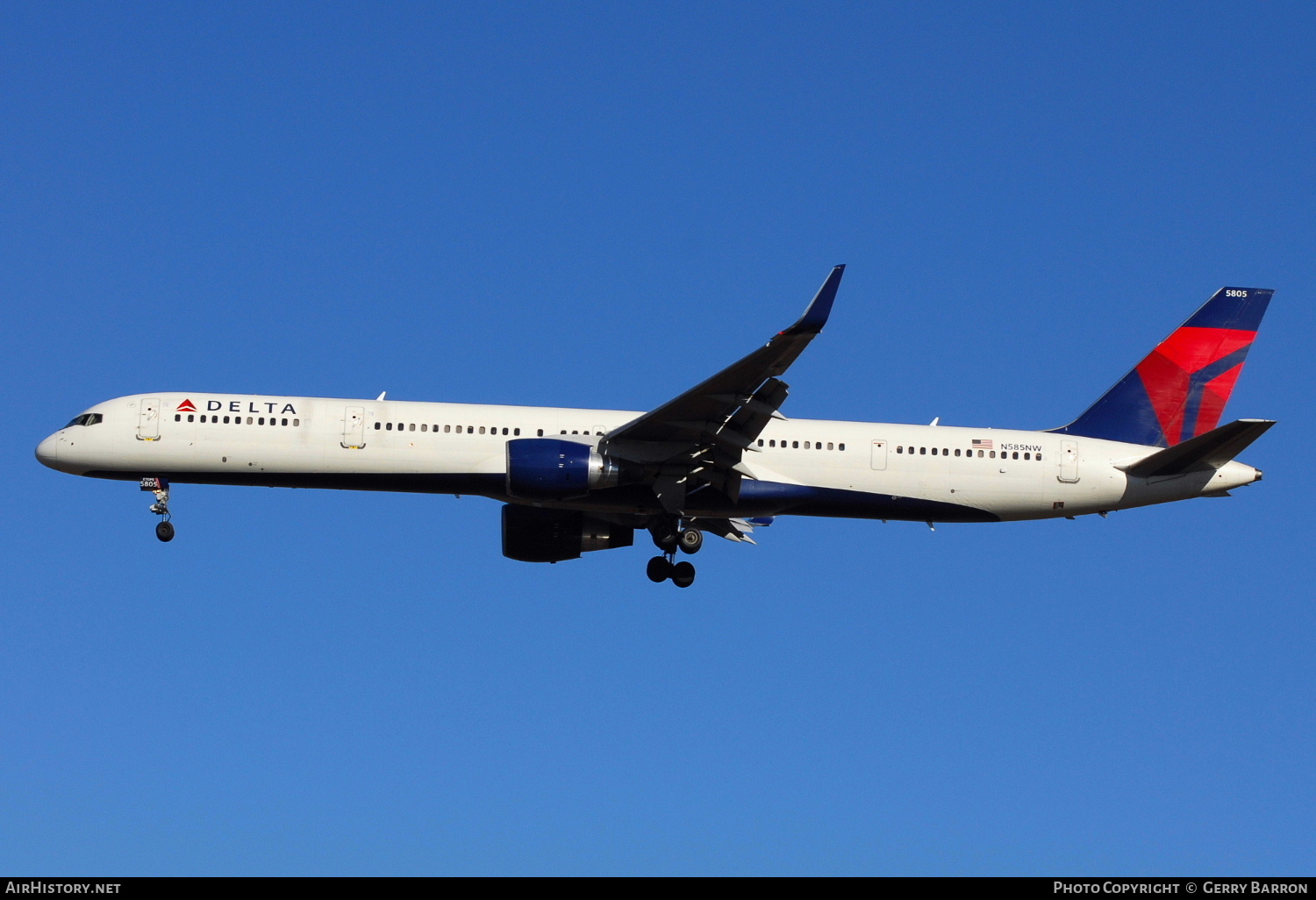 Aircraft Photo of N585NW | Boeing 757-351 | Delta Air Lines | AirHistory.net #342163