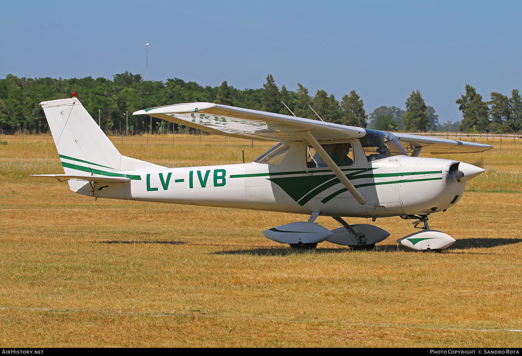 Aircraft Photo of LV-IVB | Cessna 150G | AirHistory.net #342176