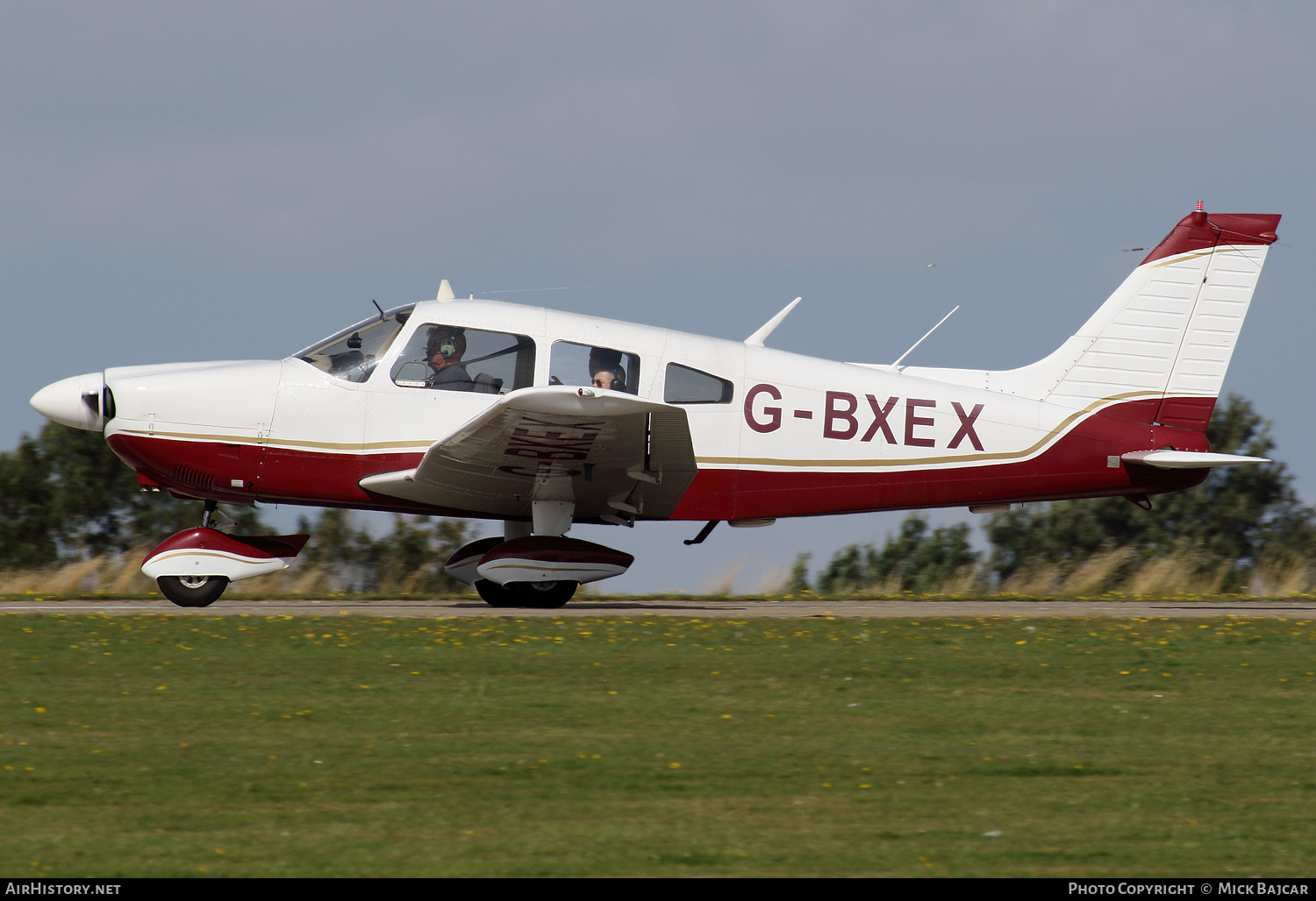 Aircraft Photo of G-BXEX | Piper PA-28-181 Cherokee Archer II | AirHistory.net #342378