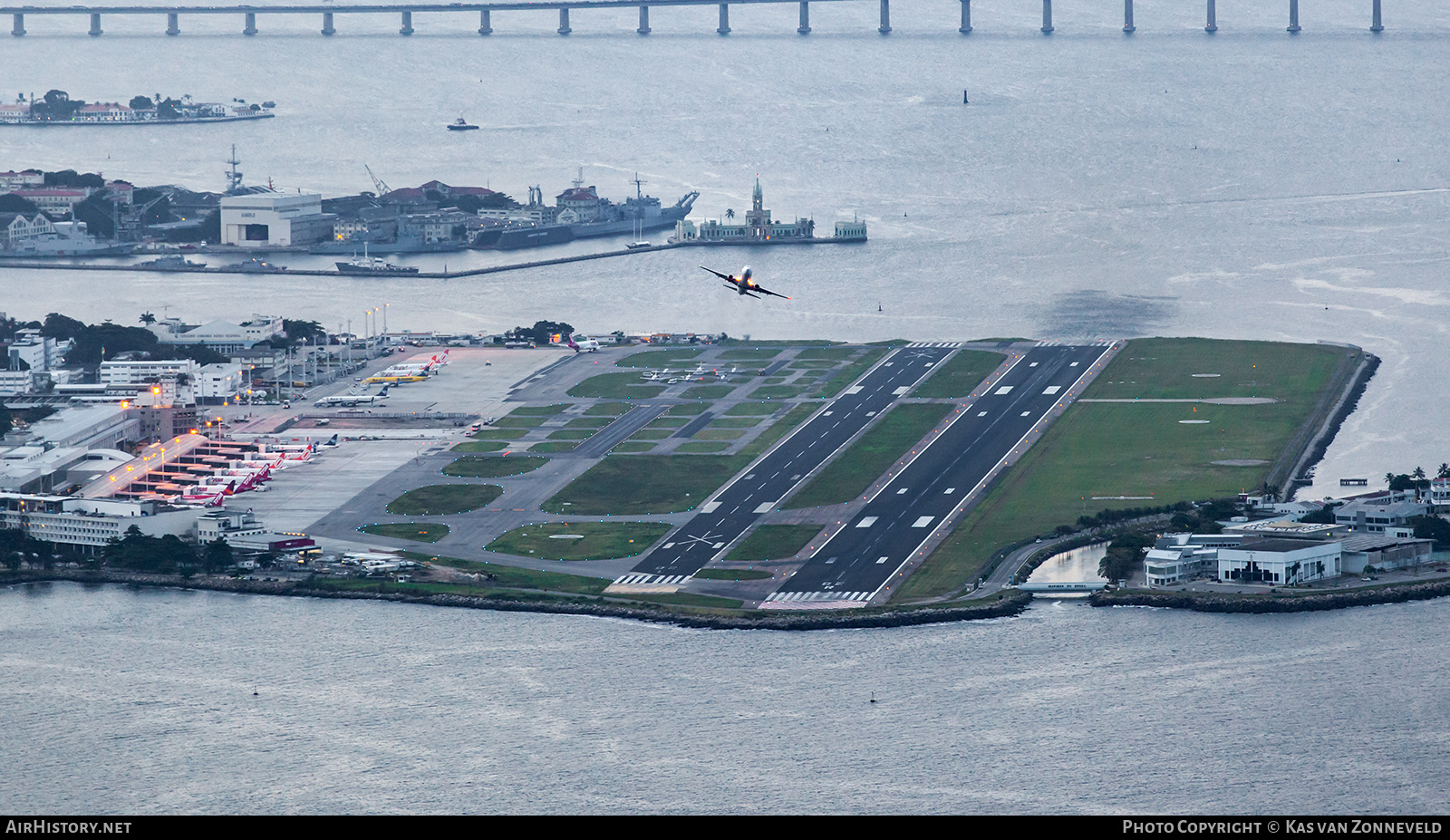 Airport photo of Rio de Janeiro - Santos Dumont (SBRJ / SDU) in Brazil | AirHistory.net #342727
