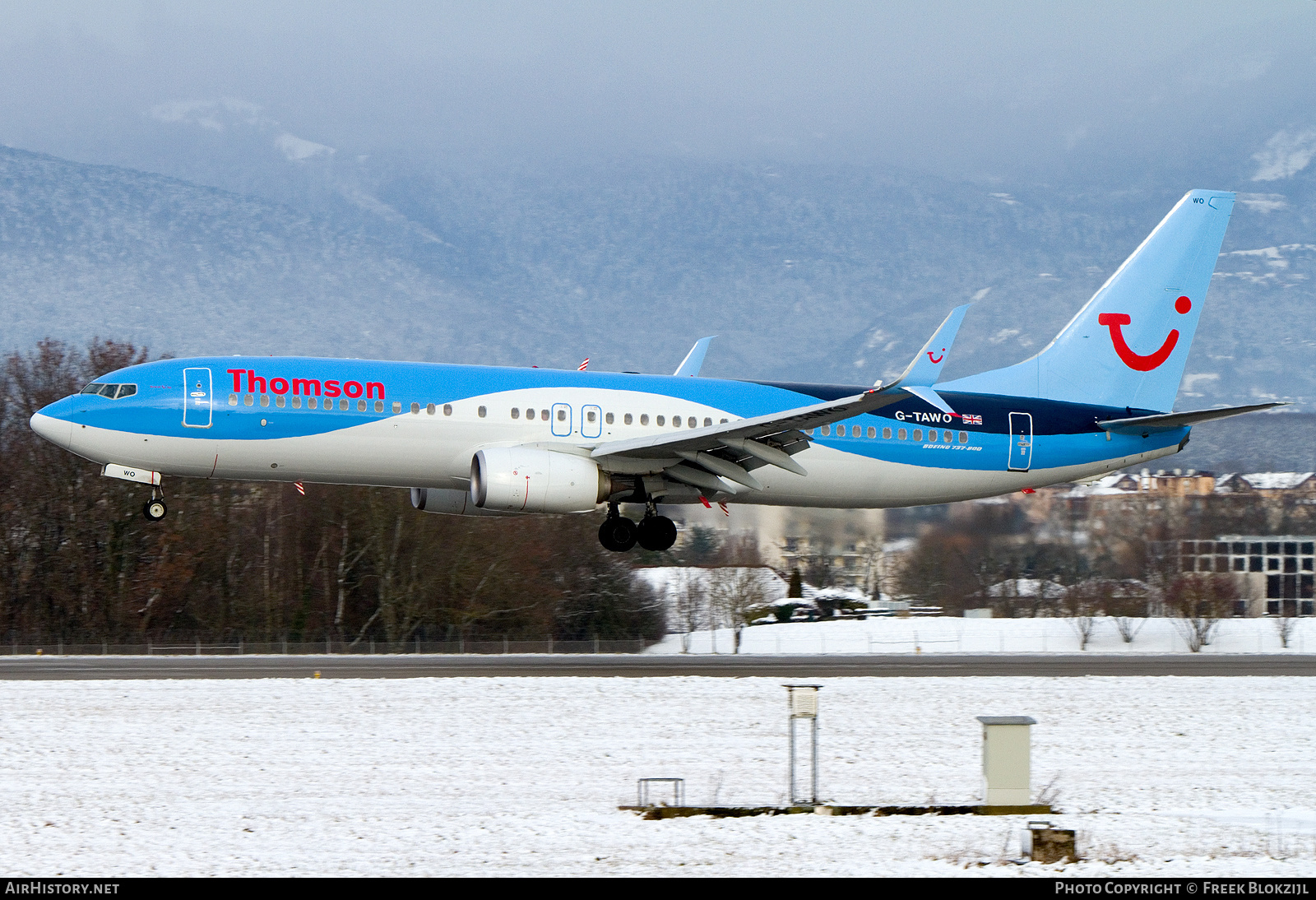 Aircraft Photo of G-TAWO | Boeing 737-8K5 | Thomson Airways | AirHistory.net #342805