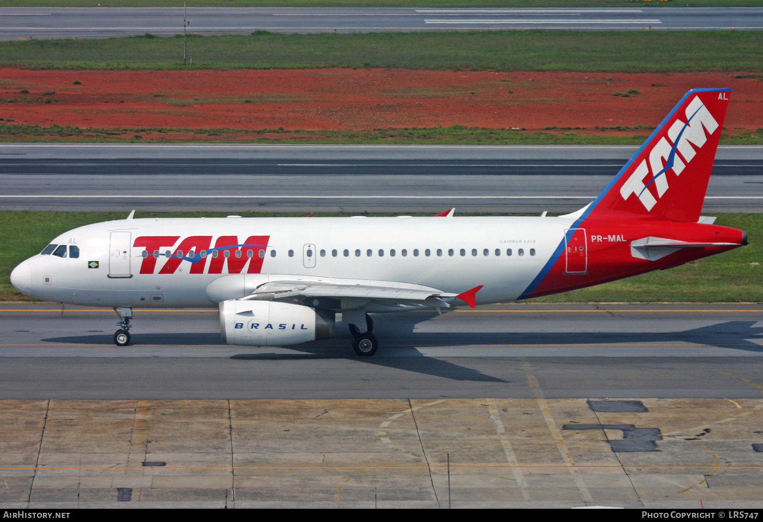 Aircraft Photo of PR-MAL | Airbus A319-132 | TAM Linhas Aéreas | AirHistory.net #342824