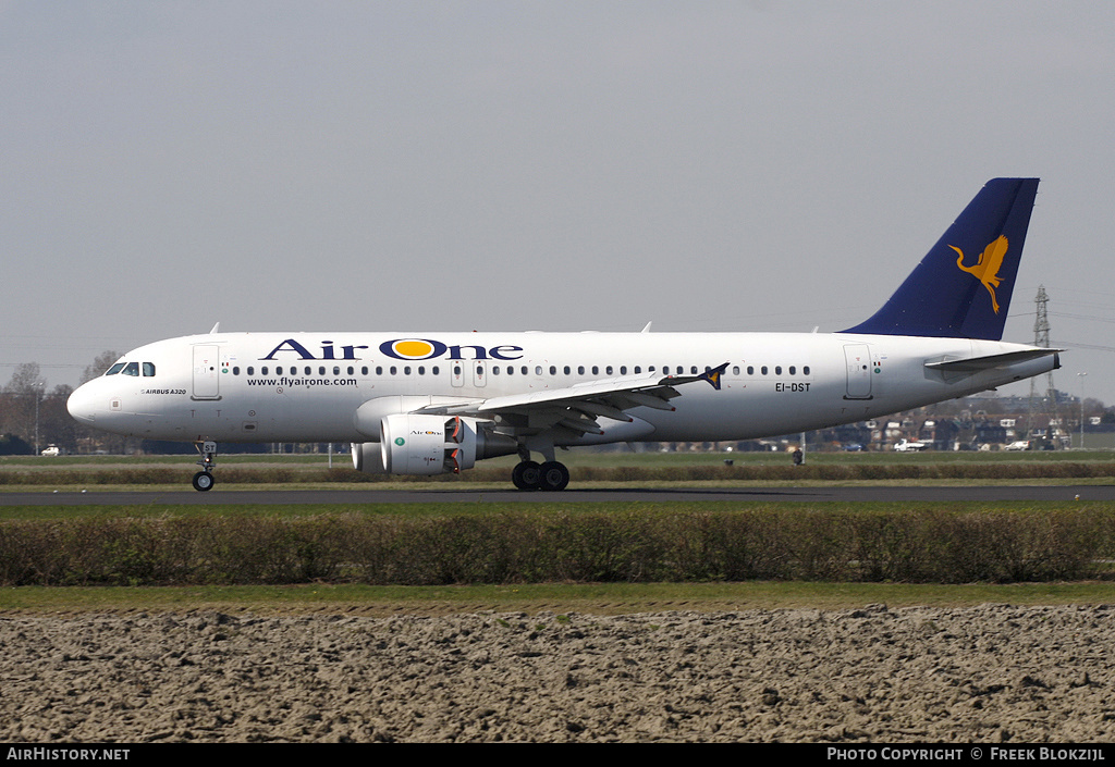 Aircraft Photo of EI-DST | Airbus A320-216 | Air One | AirHistory.net #342848