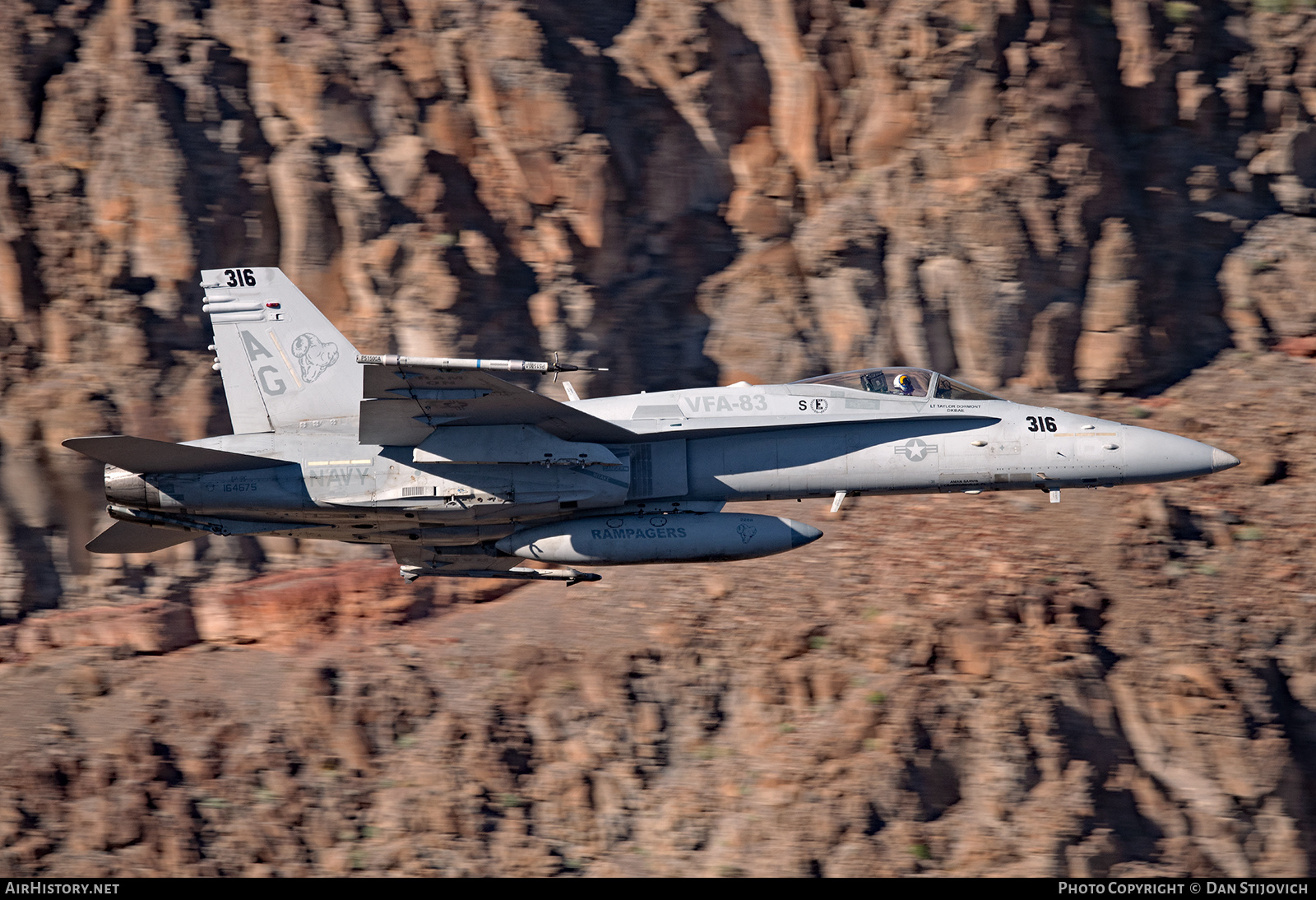 Aircraft Photo of 164675 | McDonnell Douglas F/A-18C Hornet | USA - Navy | AirHistory.net #342899