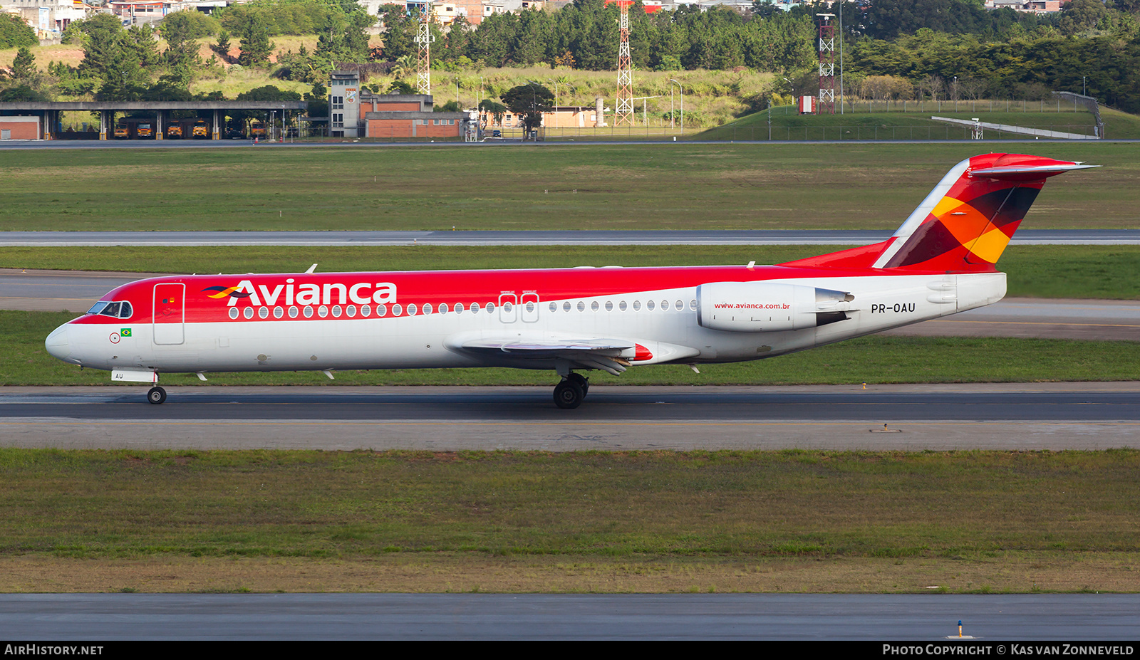 Aircraft Photo of PR-OAU | Fokker 100 (F28-0100) | Avianca | AirHistory.net #343048