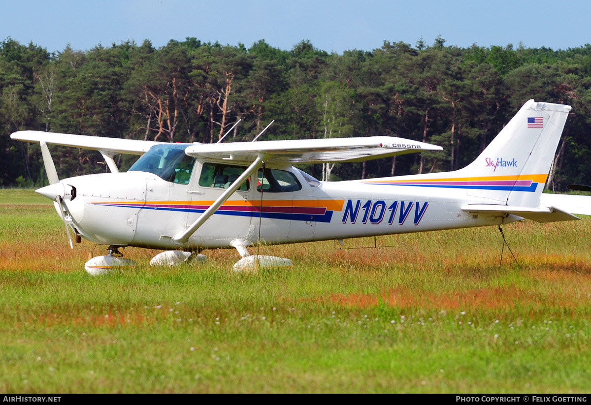 Aircraft Photo of N101VV | Cessna 172N Skyhawk | AirHistory.net #343113