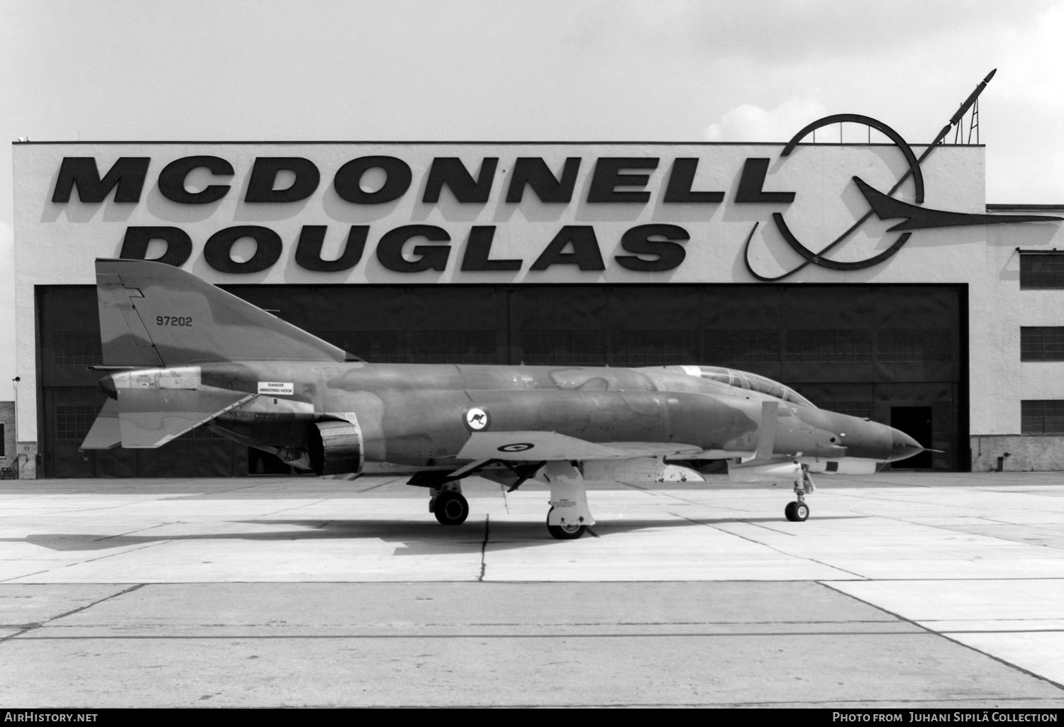 Aircraft Photo of 69-7202 / 97202 | McDonnell Douglas F-4E Phantom II | Australia - Air Force | AirHistory.net #343141
