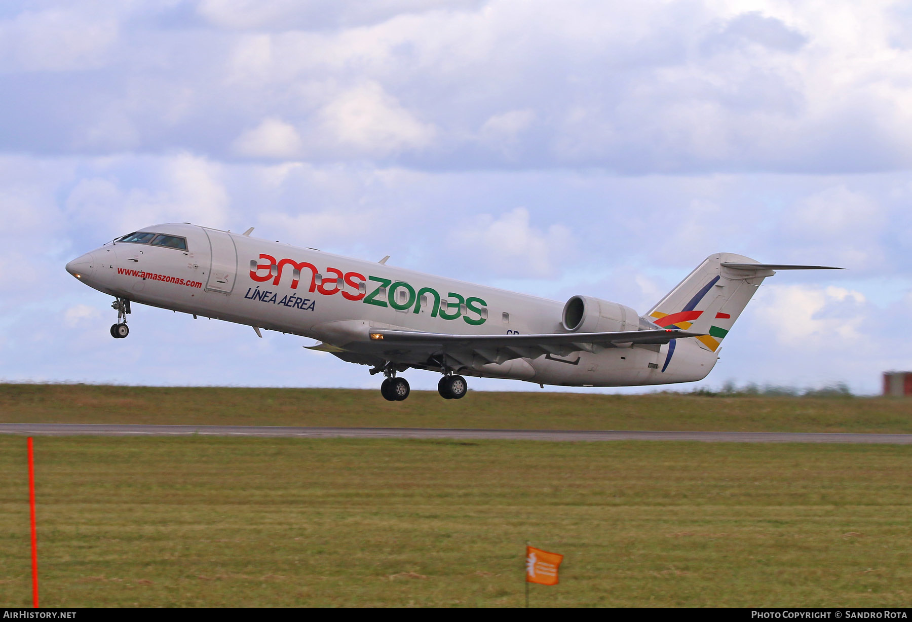 Aircraft Photo of CP-2856 | Bombardier CRJ-200LR (CL-600-2B19) | Línea Aérea Amaszonas | AirHistory.net #343231