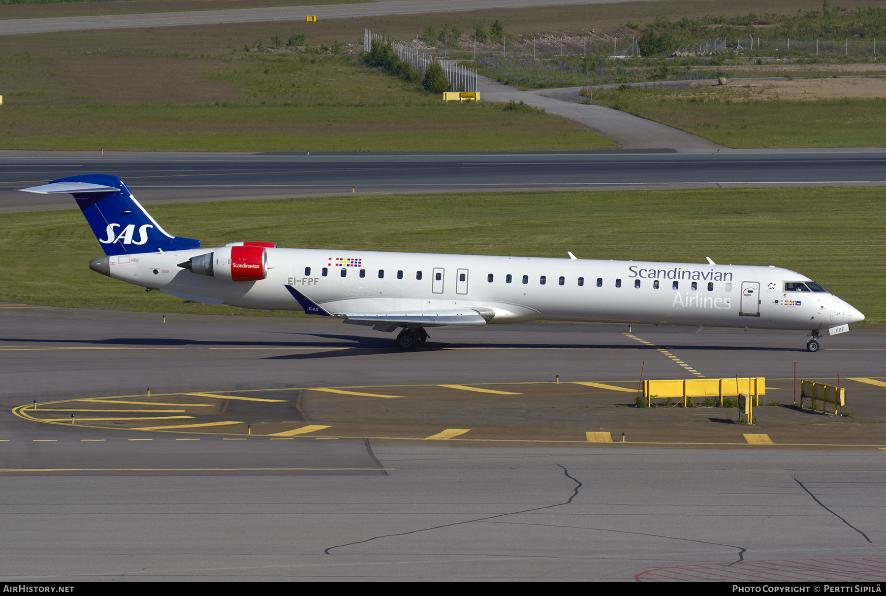 Aircraft Photo of EI-FPF | Bombardier CRJ-900LR (CL-600-2D24) | Scandinavian Airlines - SAS | AirHistory.net #343338