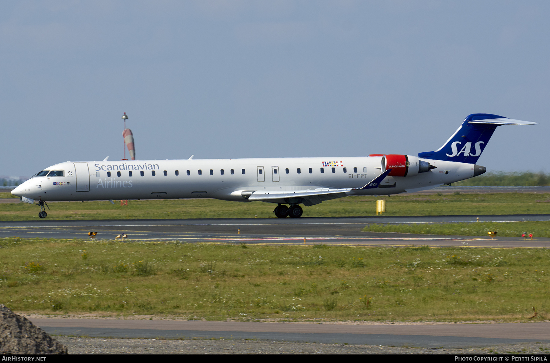 Aircraft Photo of EI-FPT | Bombardier CRJ-900LR (CL-600-2D24) | Scandinavian Airlines - SAS | AirHistory.net #343469