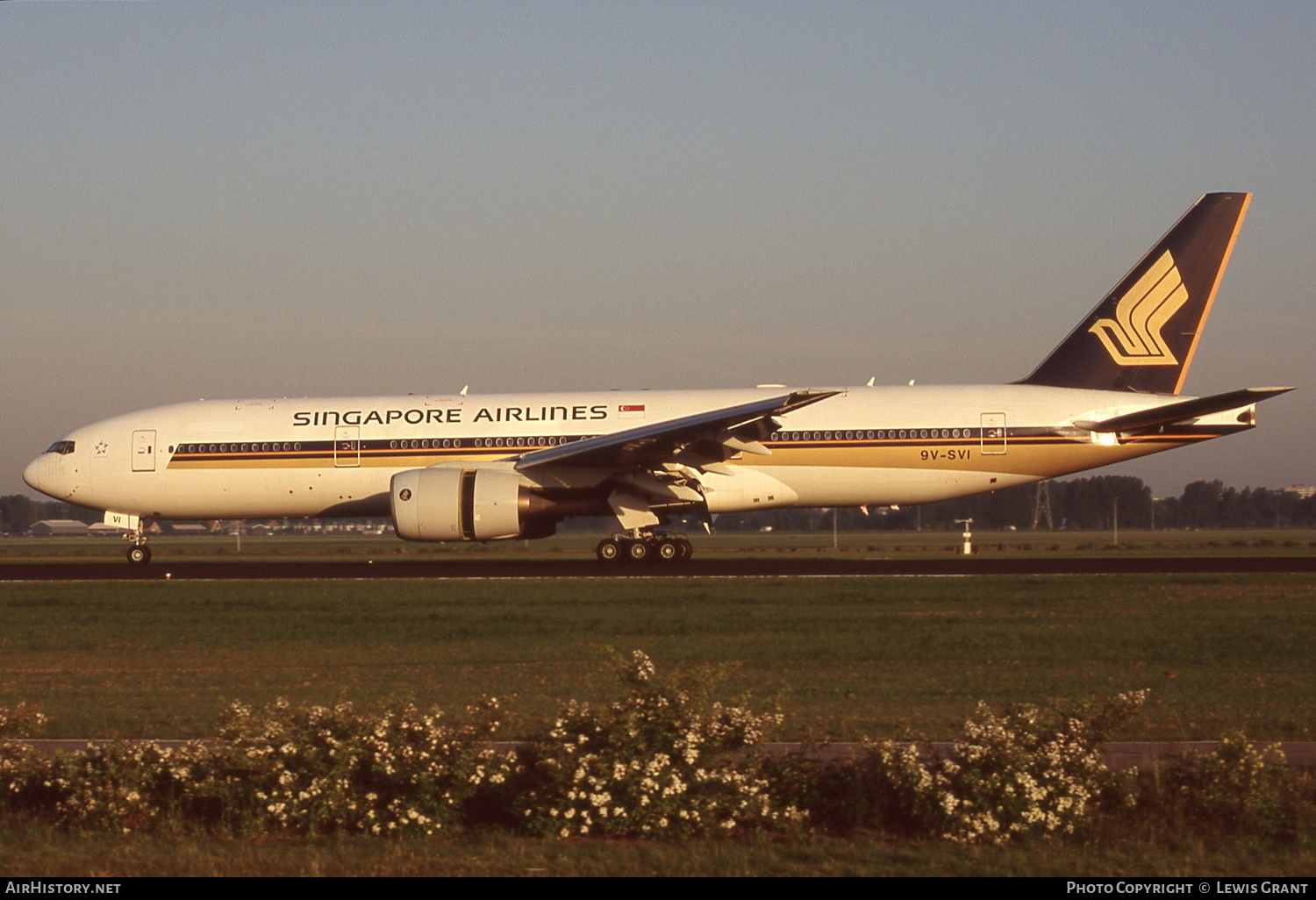 Aircraft Photo of 9V-SVI | Boeing 777-212/ER | Singapore Airlines | AirHistory.net #343529