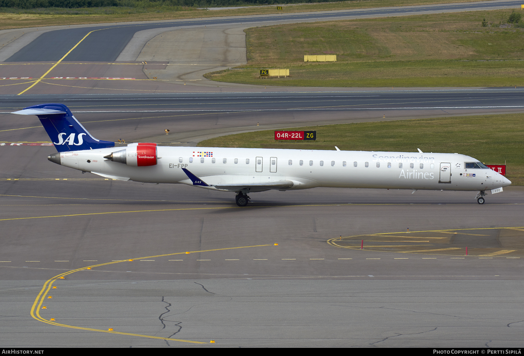 Aircraft Photo of EI-FPP | Bombardier CRJ-900LR NG (CL-600-2D24) | Scandinavian Airlines - SAS | AirHistory.net #343535