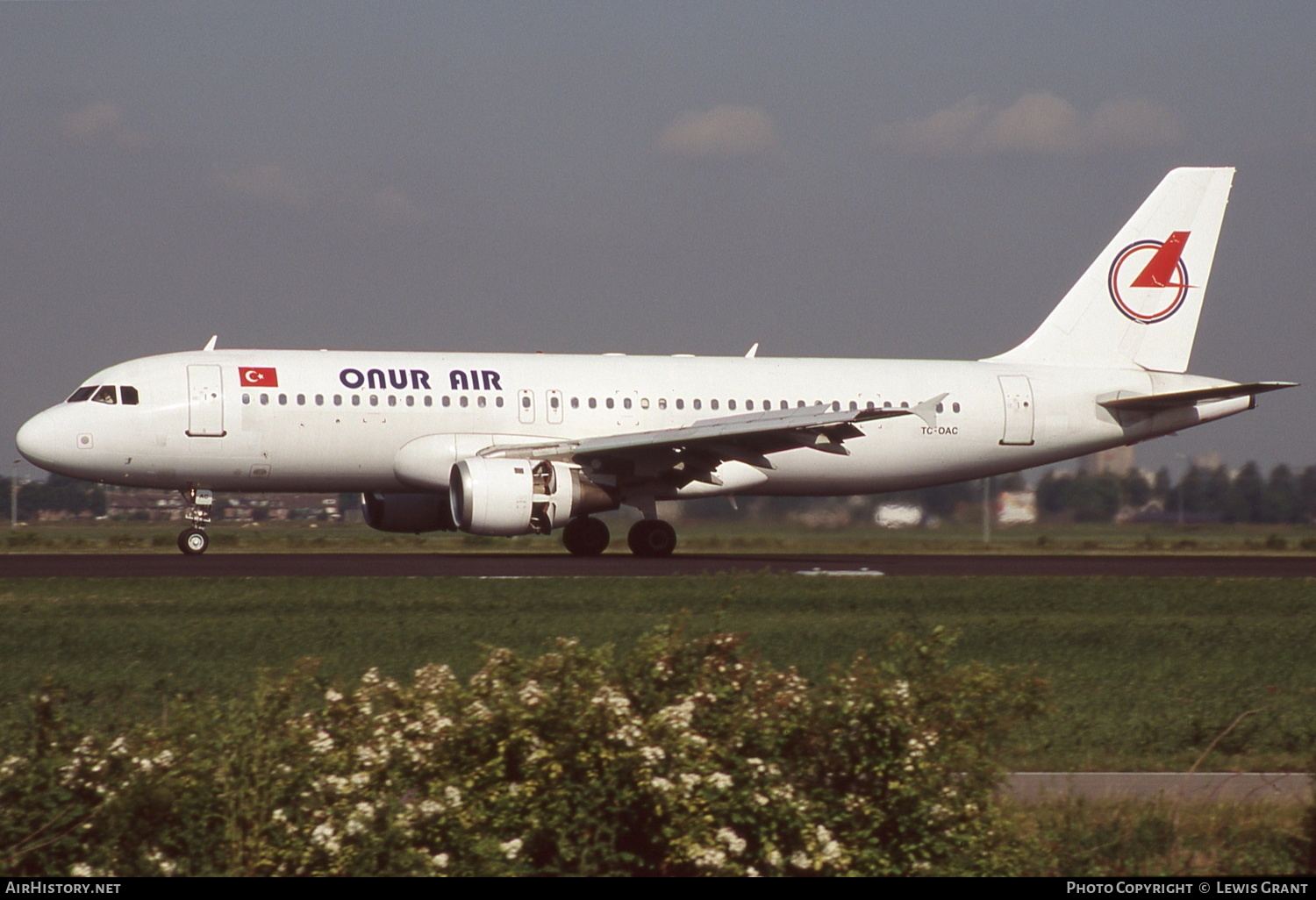 Aircraft Photo of TC-OAC | Airbus A320-212 | Onur Air | AirHistory.net #343552