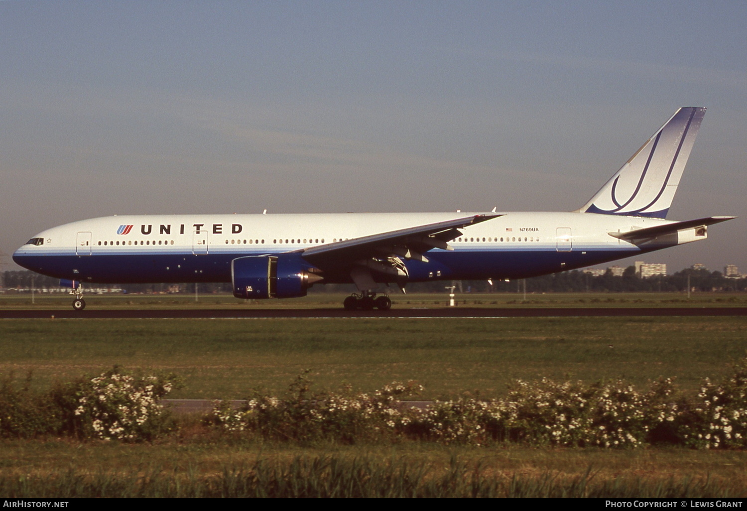 Aircraft Photo of N769UA | Boeing 777-222 | United Airlines | AirHistory.net #343560
