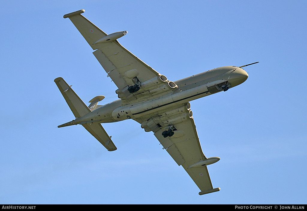 Aircraft Photo of XV244 | Hawker Siddeley Nimrod MR2P | UK - Air Force | AirHistory.net #343689