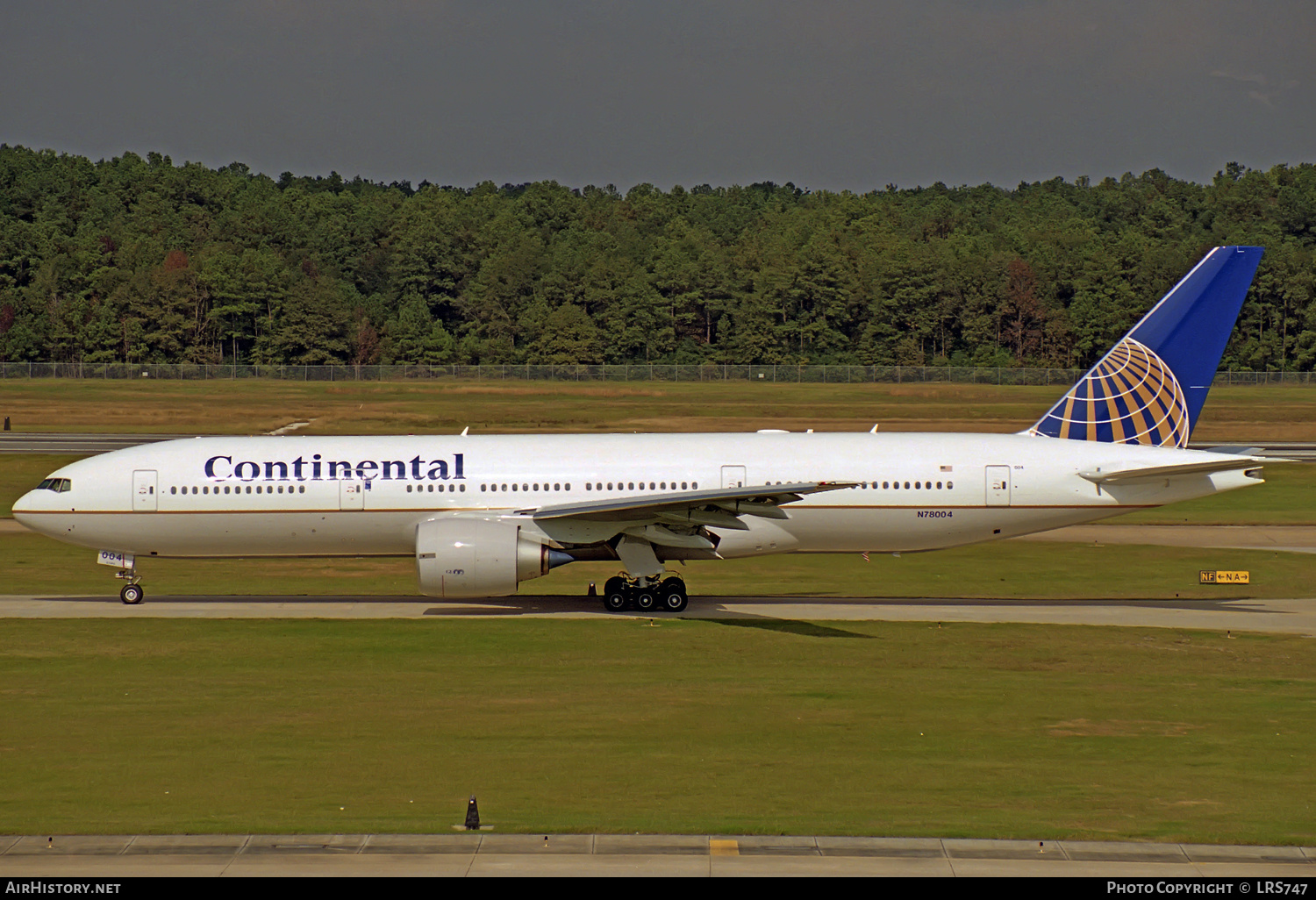 Aircraft Photo of N78004 | Boeing 777-224/ER | Continental Airlines | AirHistory.net #343747