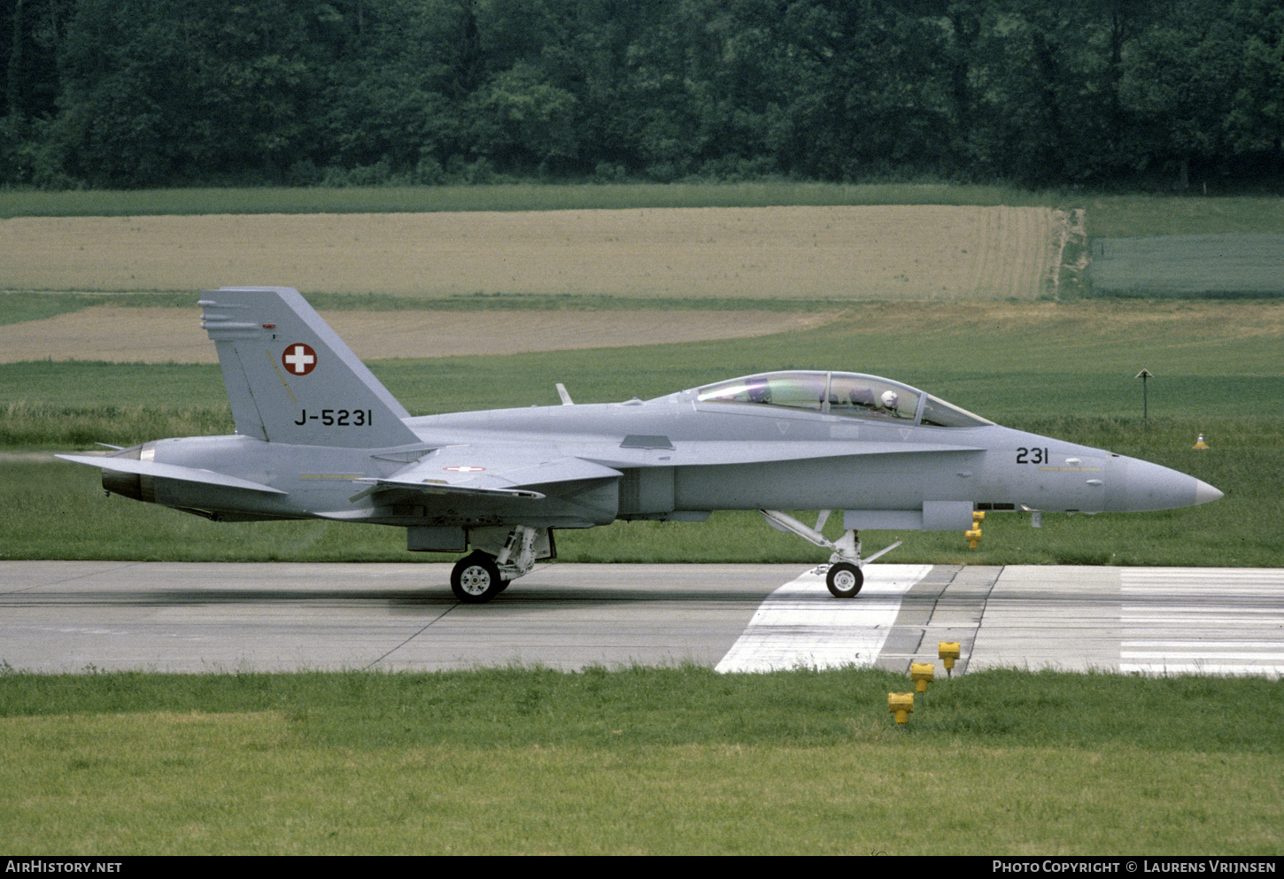 Aircraft Photo of J-5231 | McDonnell Douglas F/A-18D Hornet | Switzerland - Air Force | AirHistory.net #343895