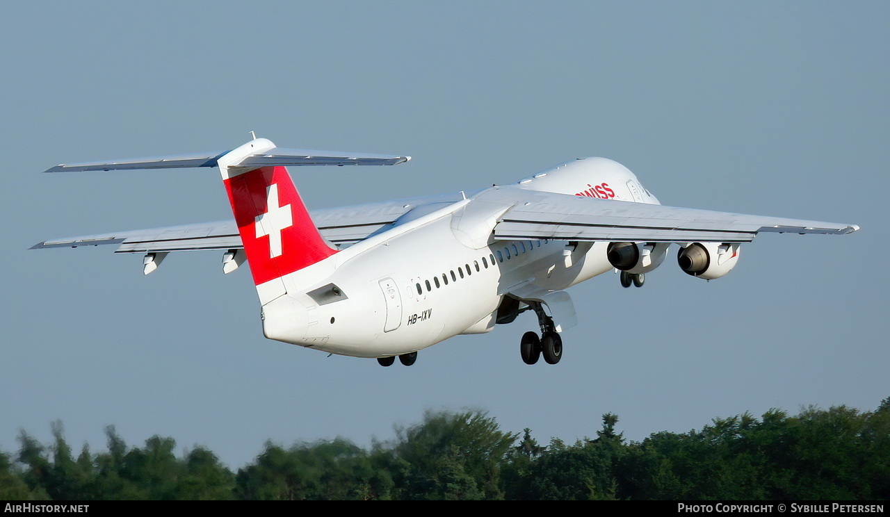 Aircraft Photo of HB-IXV | British Aerospace Avro 146-RJ100 | Swiss International Air Lines | AirHistory.net #343988