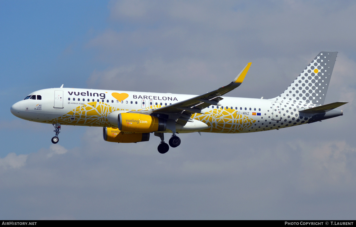 Aircraft Photo of EC-MNZ | Airbus A320-232 | Vueling Airlines | AirHistory.net #344328