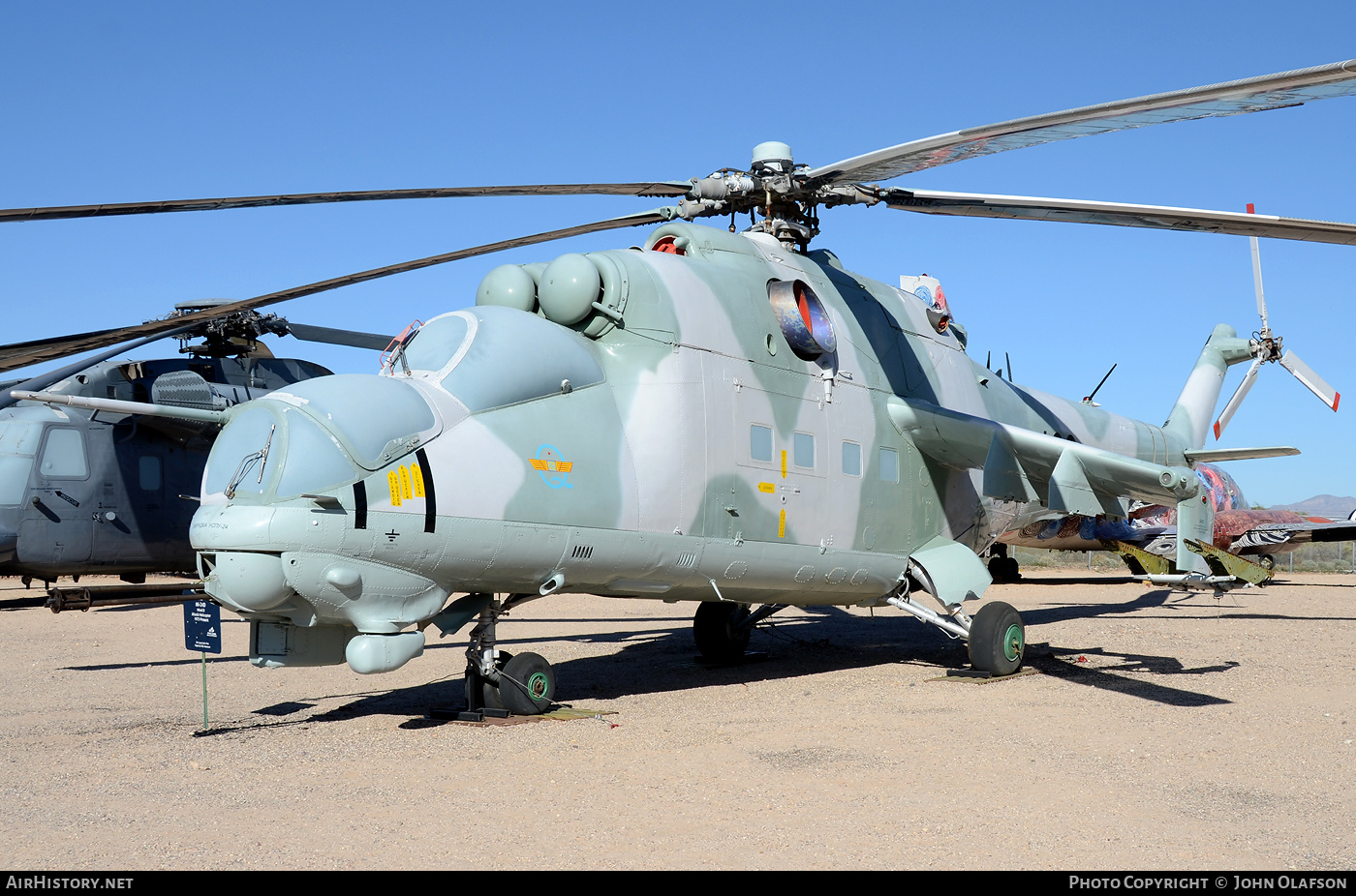 Aircraft Photo of 406 | Mil Mi-24D | East Germany - Air Force | AirHistory.net #344449