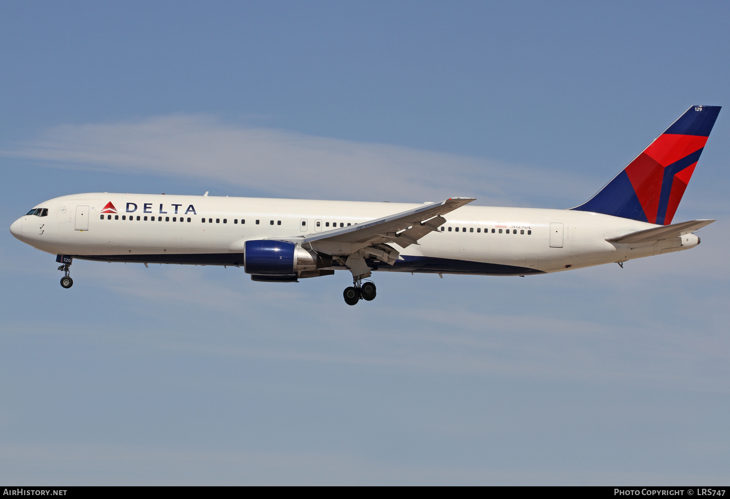 Aircraft Photo of N129DL | Boeing 767-332 | Delta Air Lines | AirHistory.net #344514