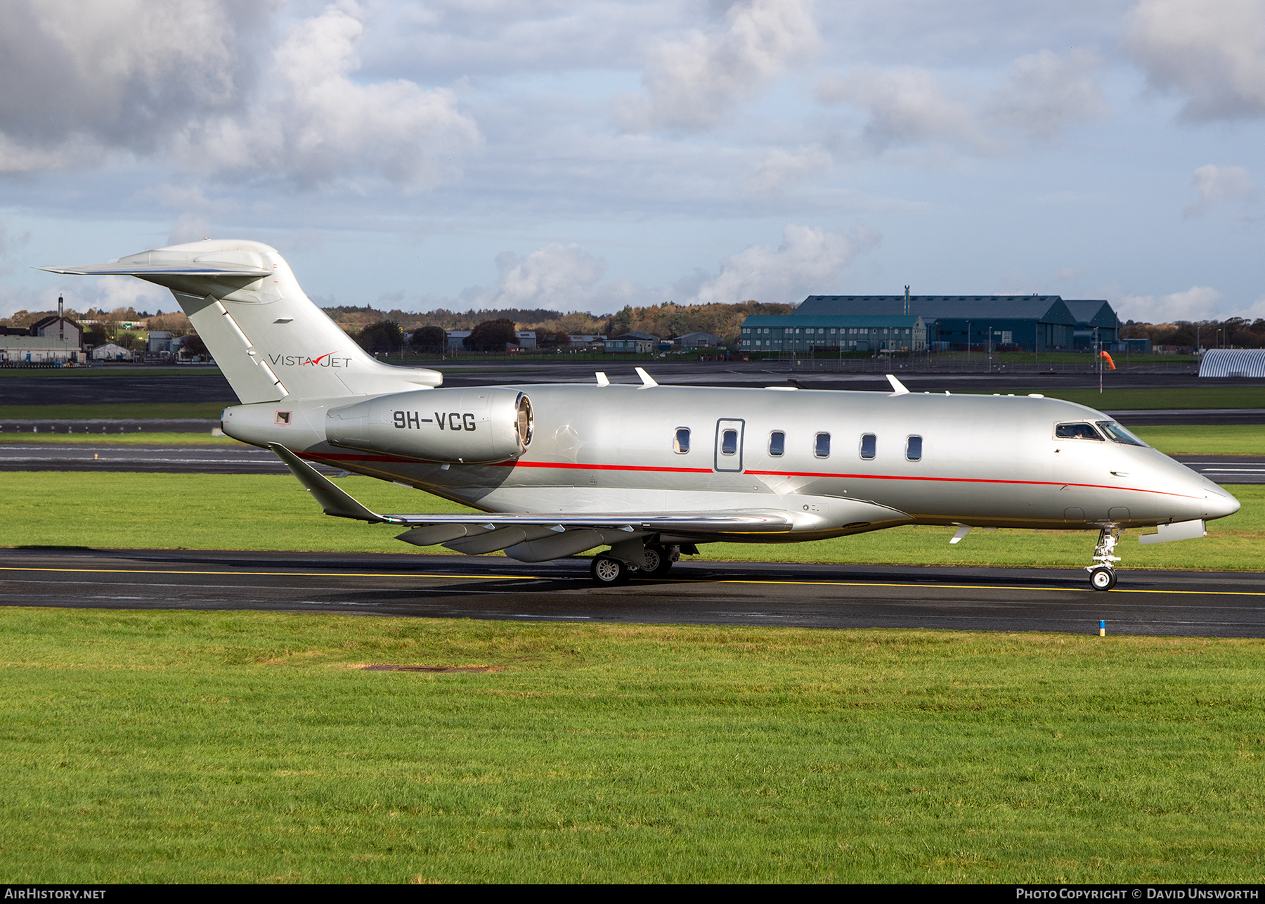 Aircraft Photo of 9H-VCG | Bombardier Challenger 350 (BD-100-1A10) | VistaJet | AirHistory.net #344557