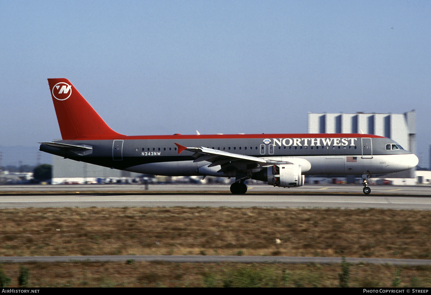 Aircraft Photo of N343NW | Airbus A320-211 | Northwest Airlines | AirHistory.net #344576