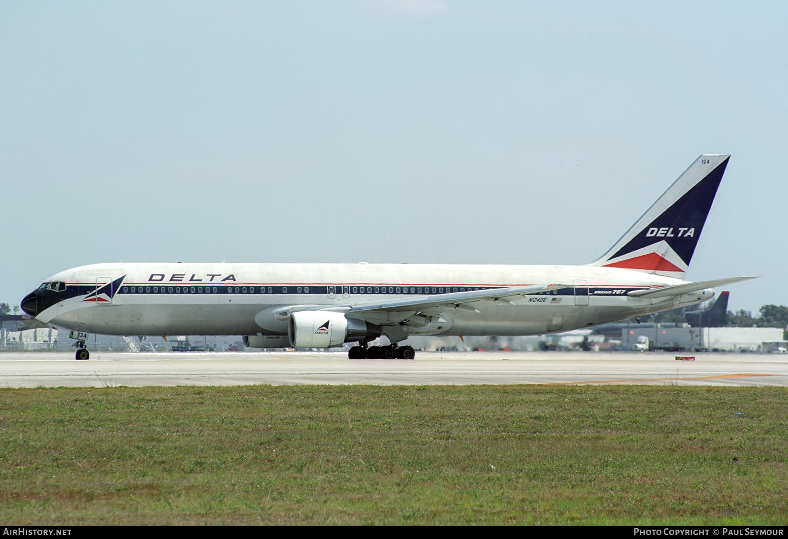 Aircraft Photo of N124DE | Boeing 767-332 | Delta Air Lines | AirHistory.net #344666