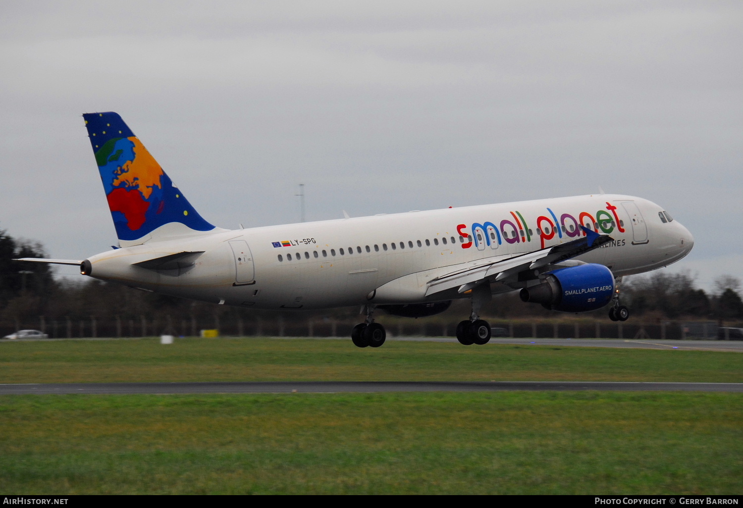 Aircraft Photo of LY-SPG | Airbus A320-214 | Small Planet Airlines | AirHistory.net #344699