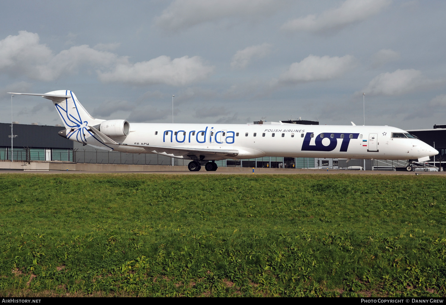 Aircraft Photo of ES-ACH | Bombardier CRJ-900ER (CL-600-2D24) | LOT Polish Airlines - Polskie Linie Lotnicze | AirHistory.net #344852