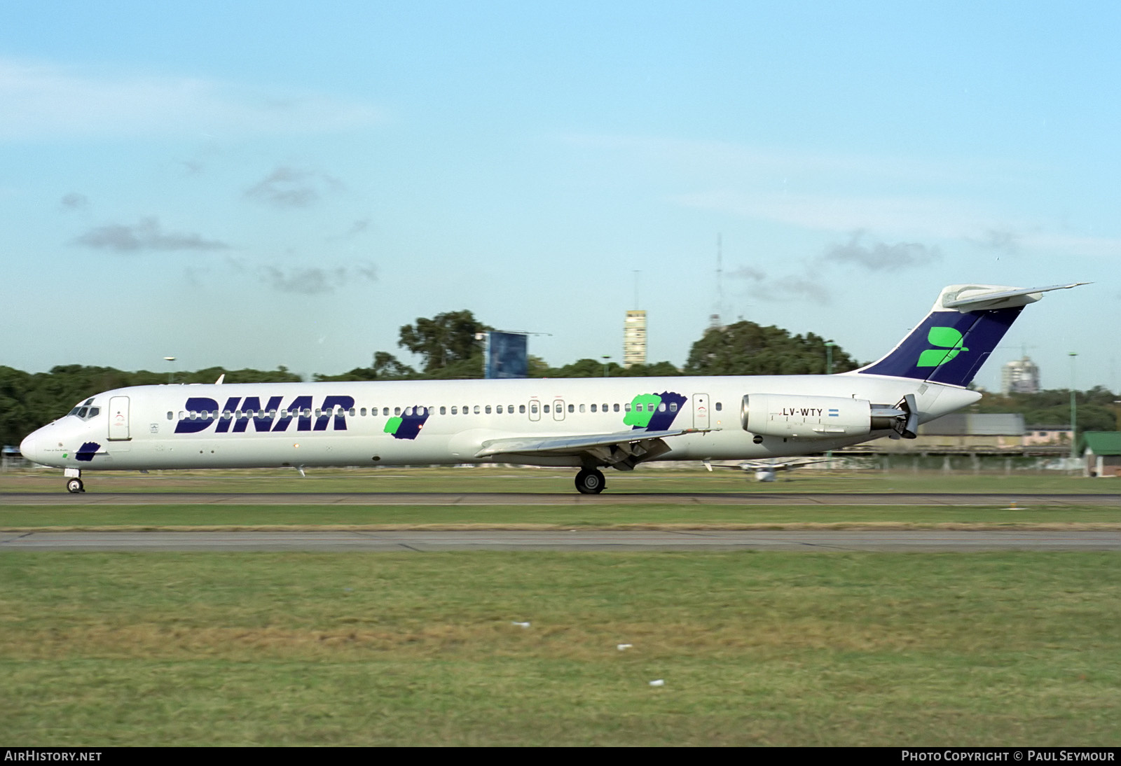 Aircraft Photo of LV-WTY | McDonnell Douglas MD-81 (DC-9-81) | Dinar Líneas Aéreas | AirHistory.net #344934