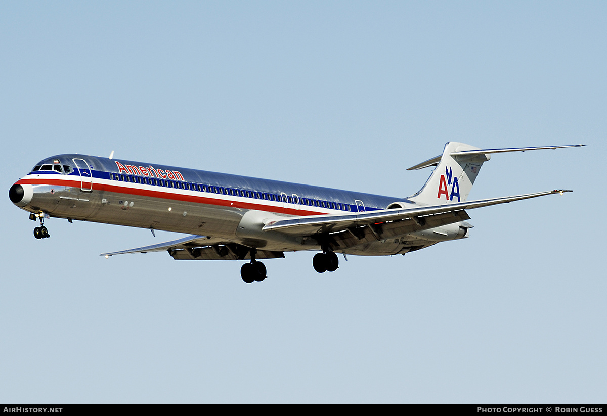 Aircraft Photo of N221AA | McDonnell Douglas MD-82 (DC-9-82) | American Airlines | AirHistory.net #344977