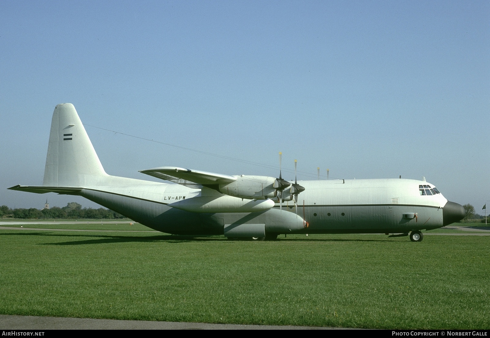 Aircraft Photo of LV-APW | Lockheed L-100-30 Hercules (382G) | AirHistory.net #345225