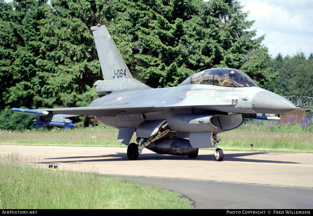 Aircraft Photo of J-064 | General Dynamics F-16B Fighting Falcon | Netherlands - Air Force | AirHistory.net #345400