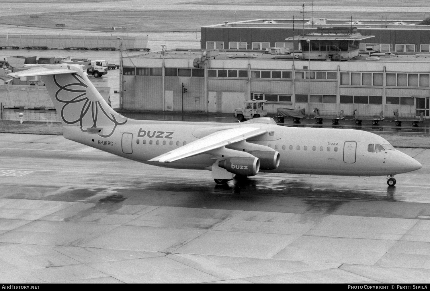 Aircraft Photo of G-UKRC | British Aerospace BAe-146-300 | Buzz | AirHistory.net #345404