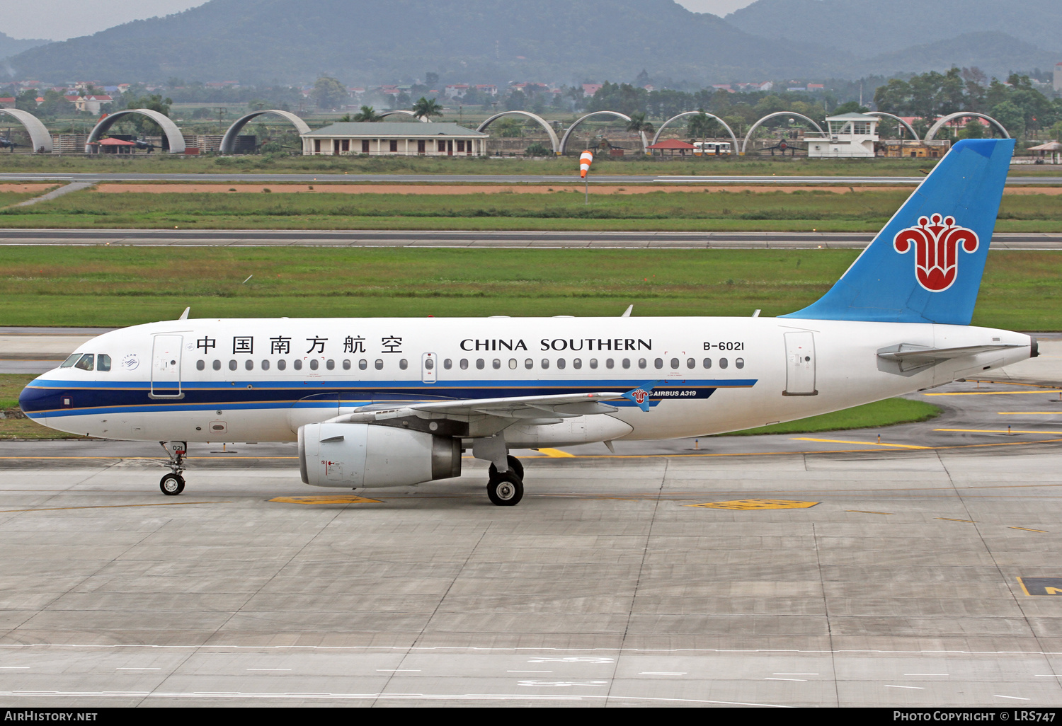 Aircraft Photo of B-6021 | Airbus A319-132 | China Southern Airlines | AirHistory.net #345468