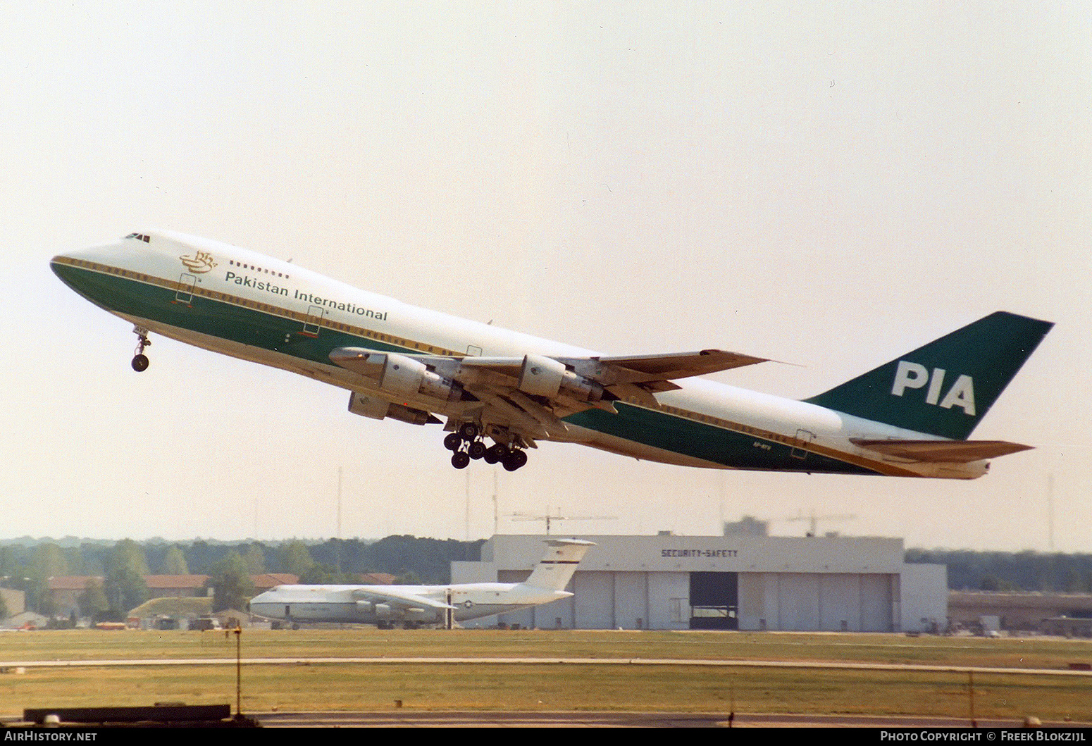 Aircraft Photo of AP-AYW | Boeing 747-282B | Pakistan International Airlines - PIA | AirHistory.net #345508