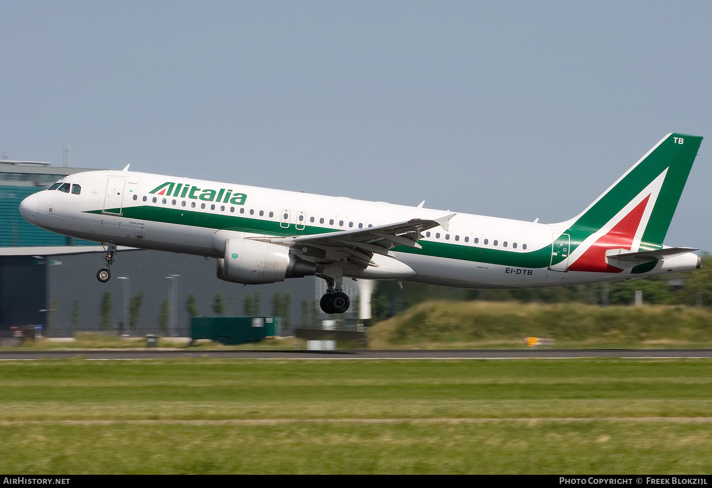 Aircraft Photo of EI-DTB | Airbus A320-216 | Alitalia | AirHistory.net #345514