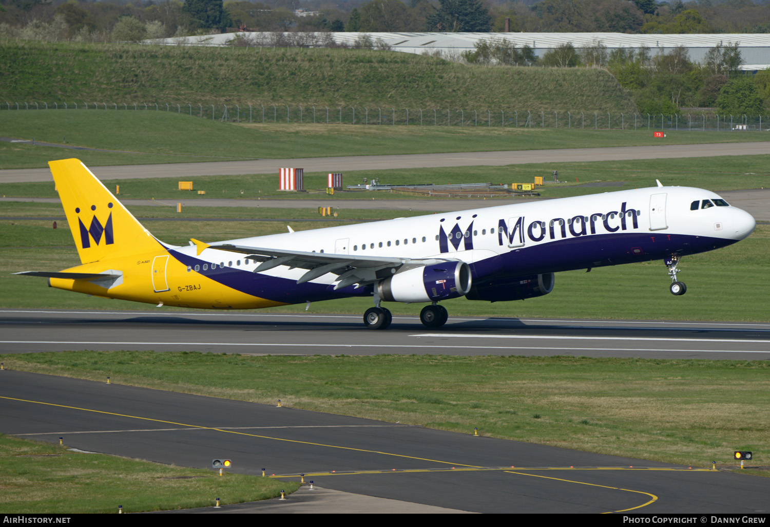 Aircraft Photo of G-ZBAJ | Airbus A321-231 | Monarch Airlines | AirHistory.net #345765