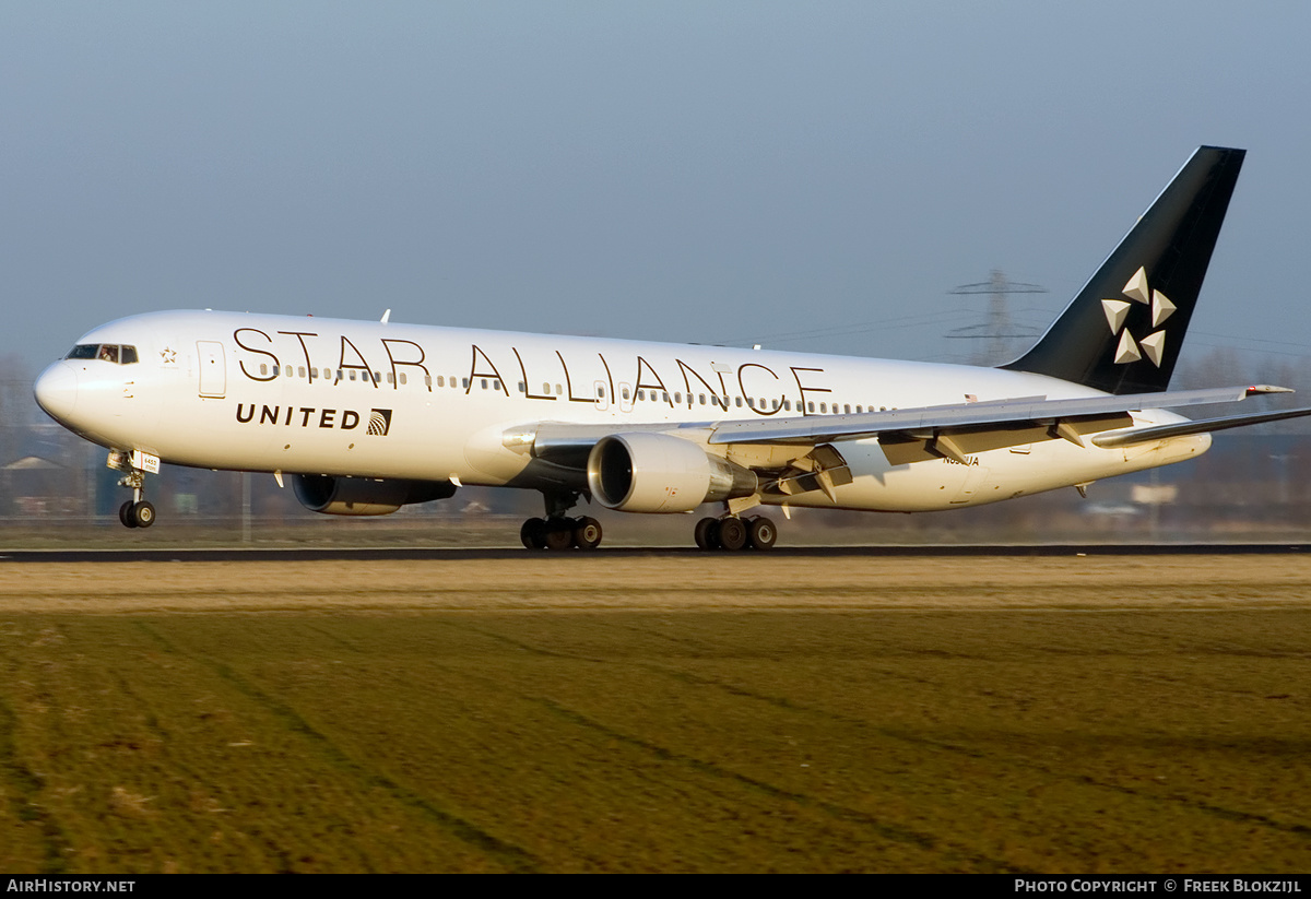 Aircraft Photo of N653UA | Boeing 767-322/ER | United Airlines | AirHistory.net #345841