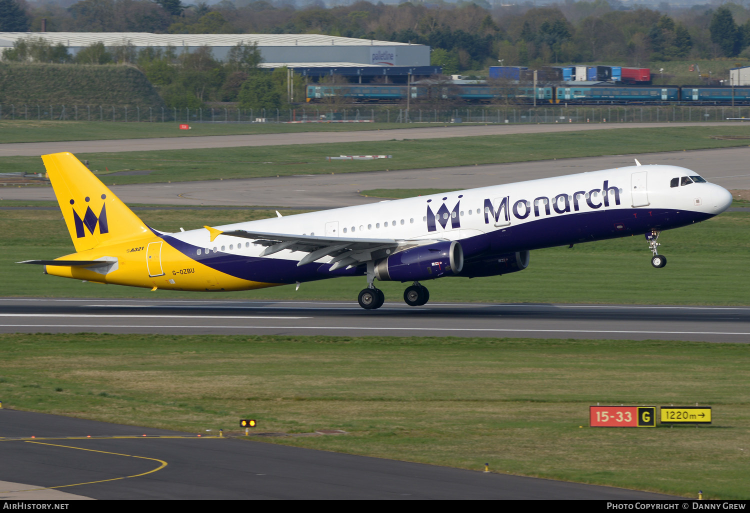 Aircraft Photo of G-OZBU | Airbus A321-231 | Monarch Airlines | AirHistory.net #345917