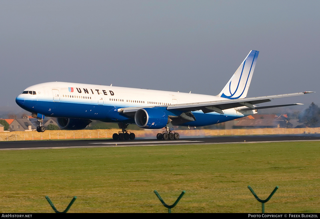 Aircraft Photo of N772UA | Boeing 777-222 | United Airlines | AirHistory.net #345928