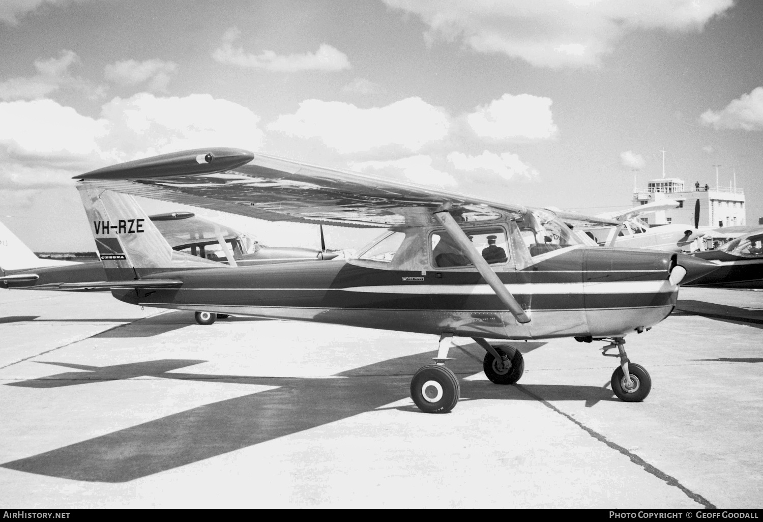 Aircraft Photo of VH-RZE | Cessna 150G | AirHistory.net #345987