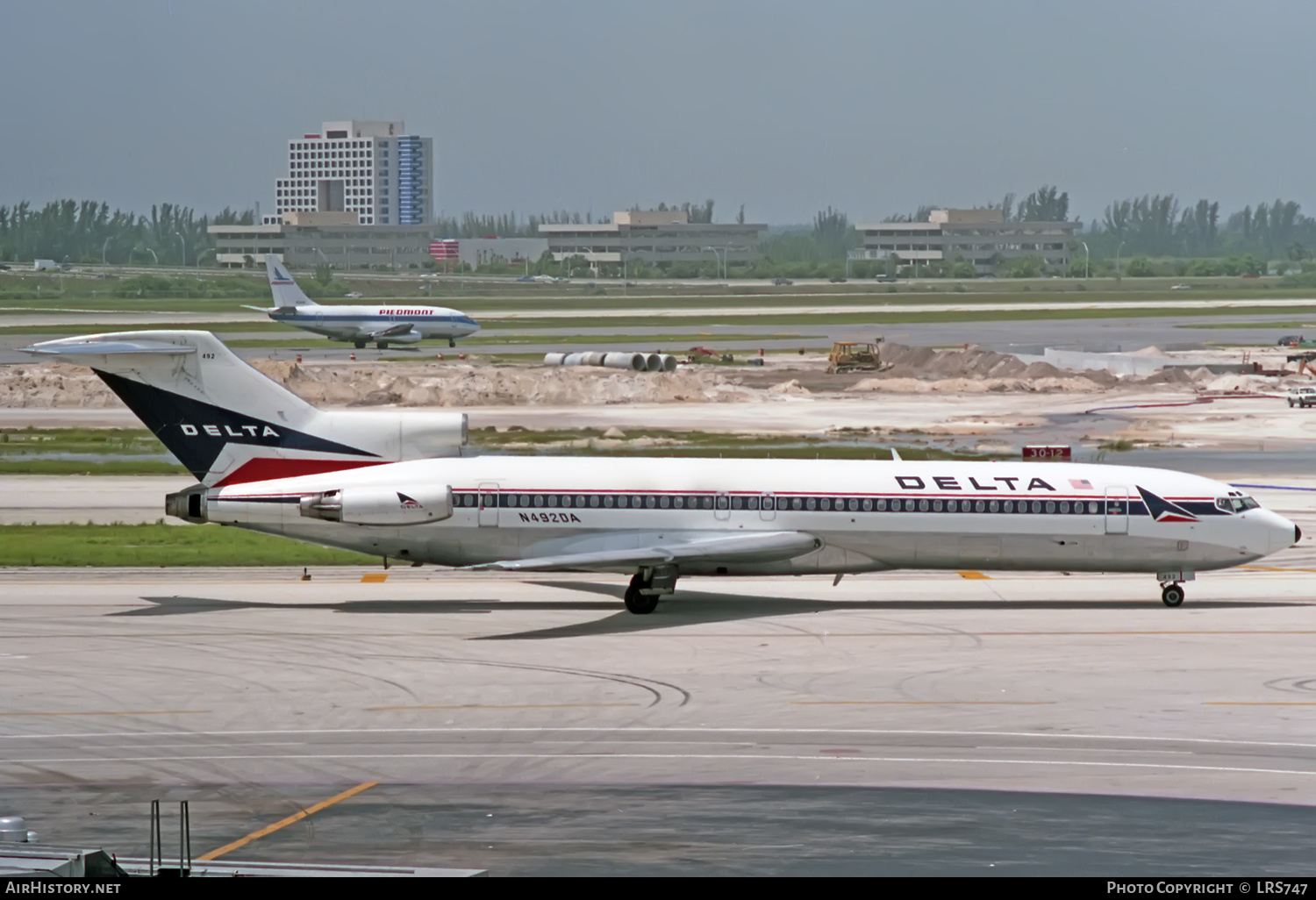 Aircraft Photo of N492DA | Boeing 727-232/Adv | Delta Air Lines | AirHistory.net #346280