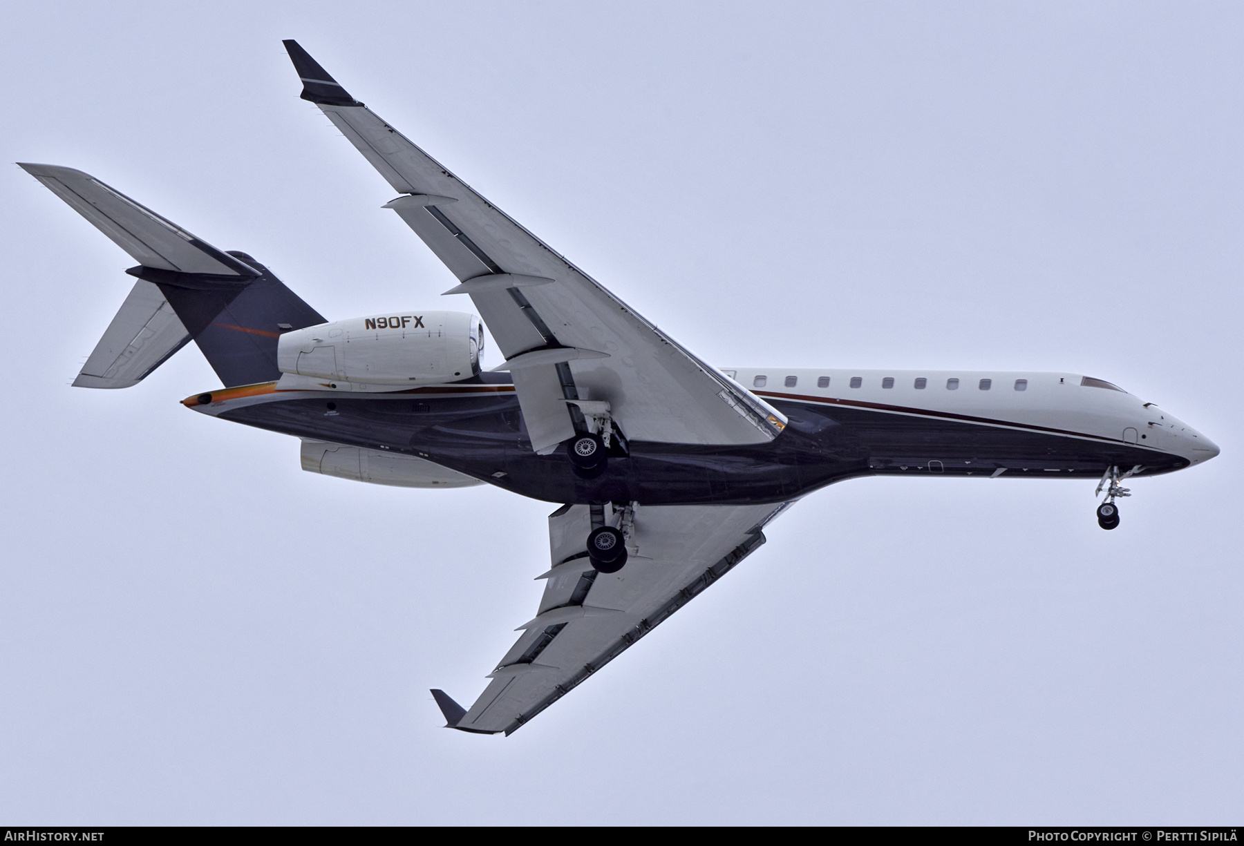 Aircraft Photo of N90FX | Bombardier Global Express (BD-700-1A10) | AirHistory.net #346410