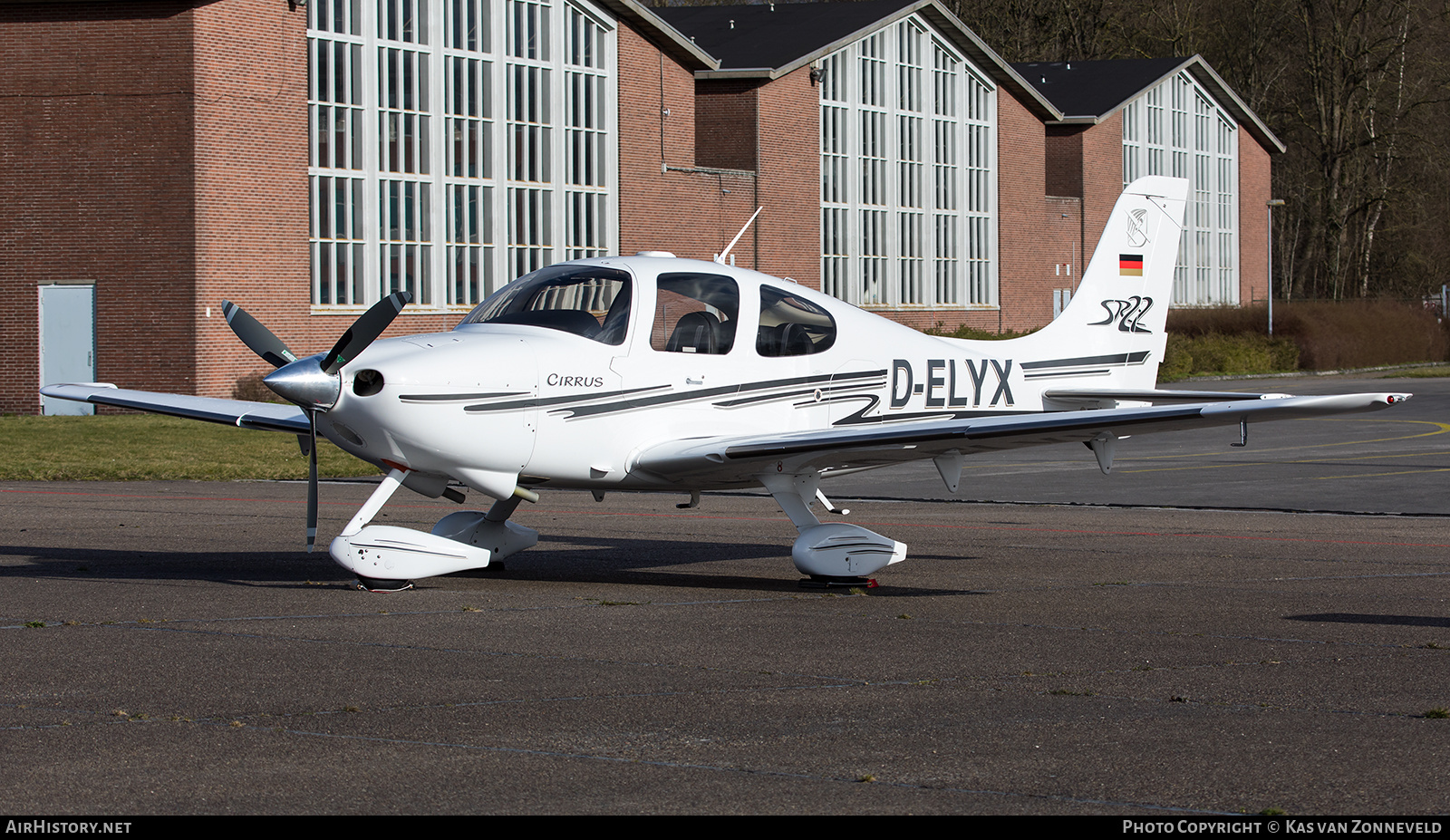 Aircraft Photo of D-ELYX | Cirrus SR-22 G1 | AirHistory.net #346584